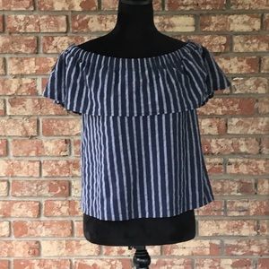 𝅺BANANA Republic Off Shoulder Top